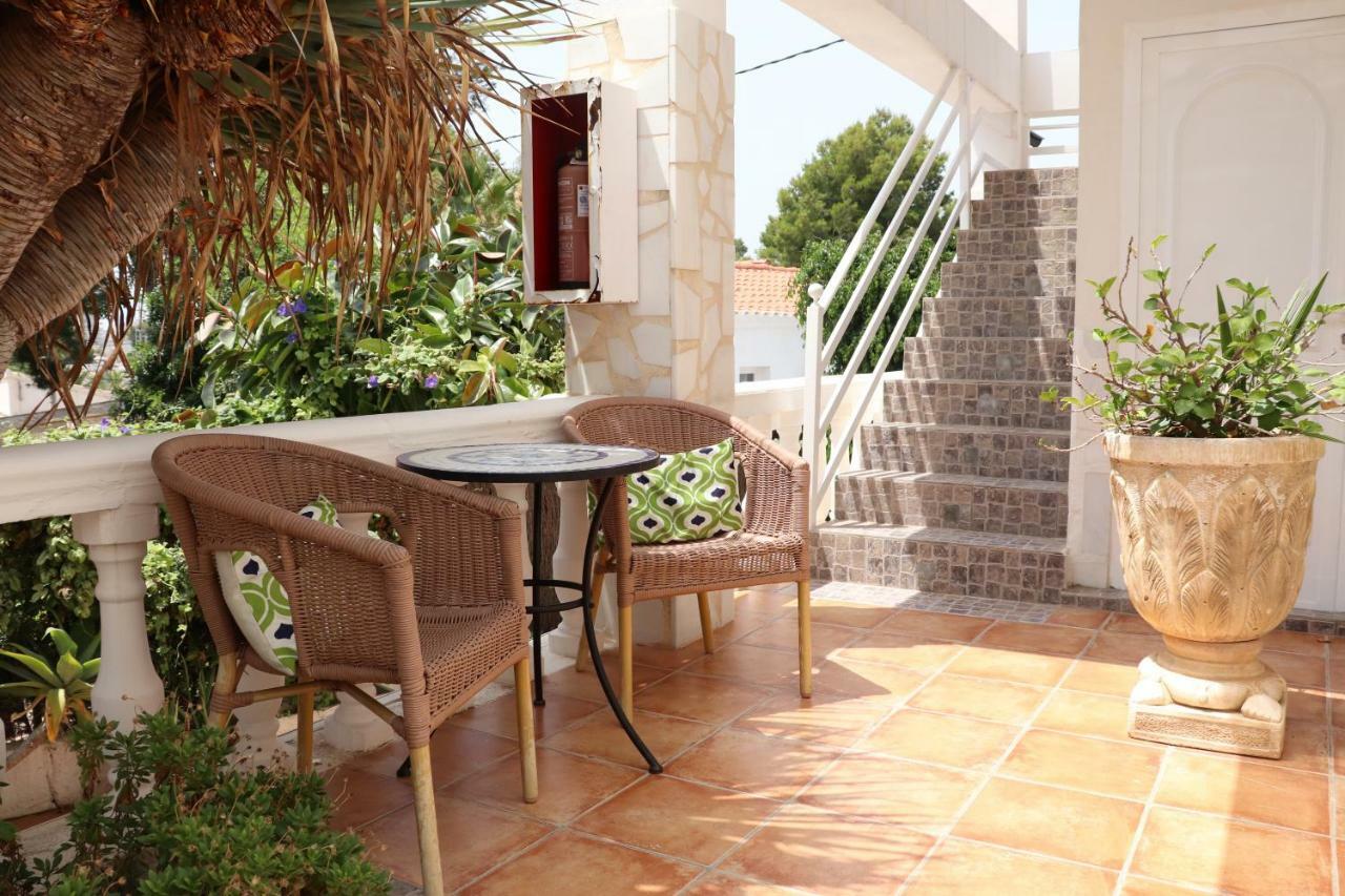 Hostal La Paloma I Calpe Exterior photo
